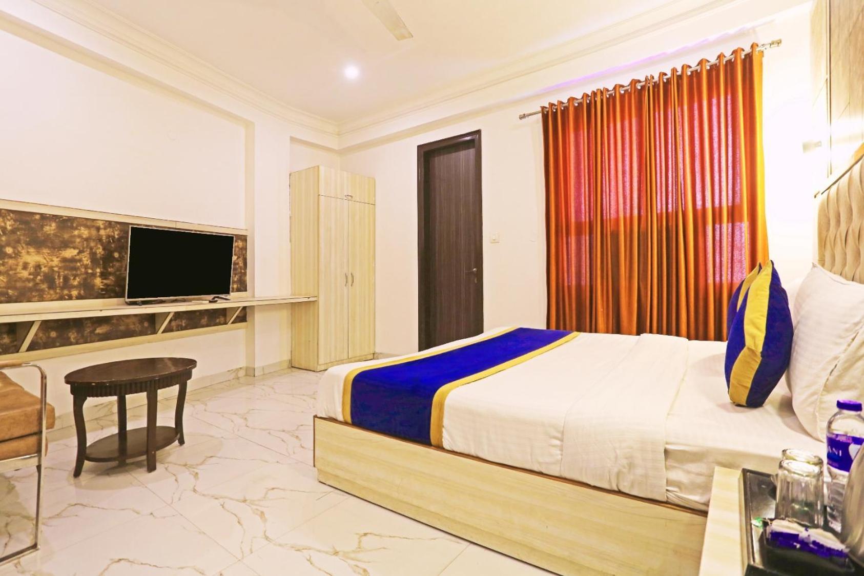 Hotel Almora Inn - Near By Delhi International Airport - With Free Airport Pickup And Drop Нью-Дели Экстерьер фото