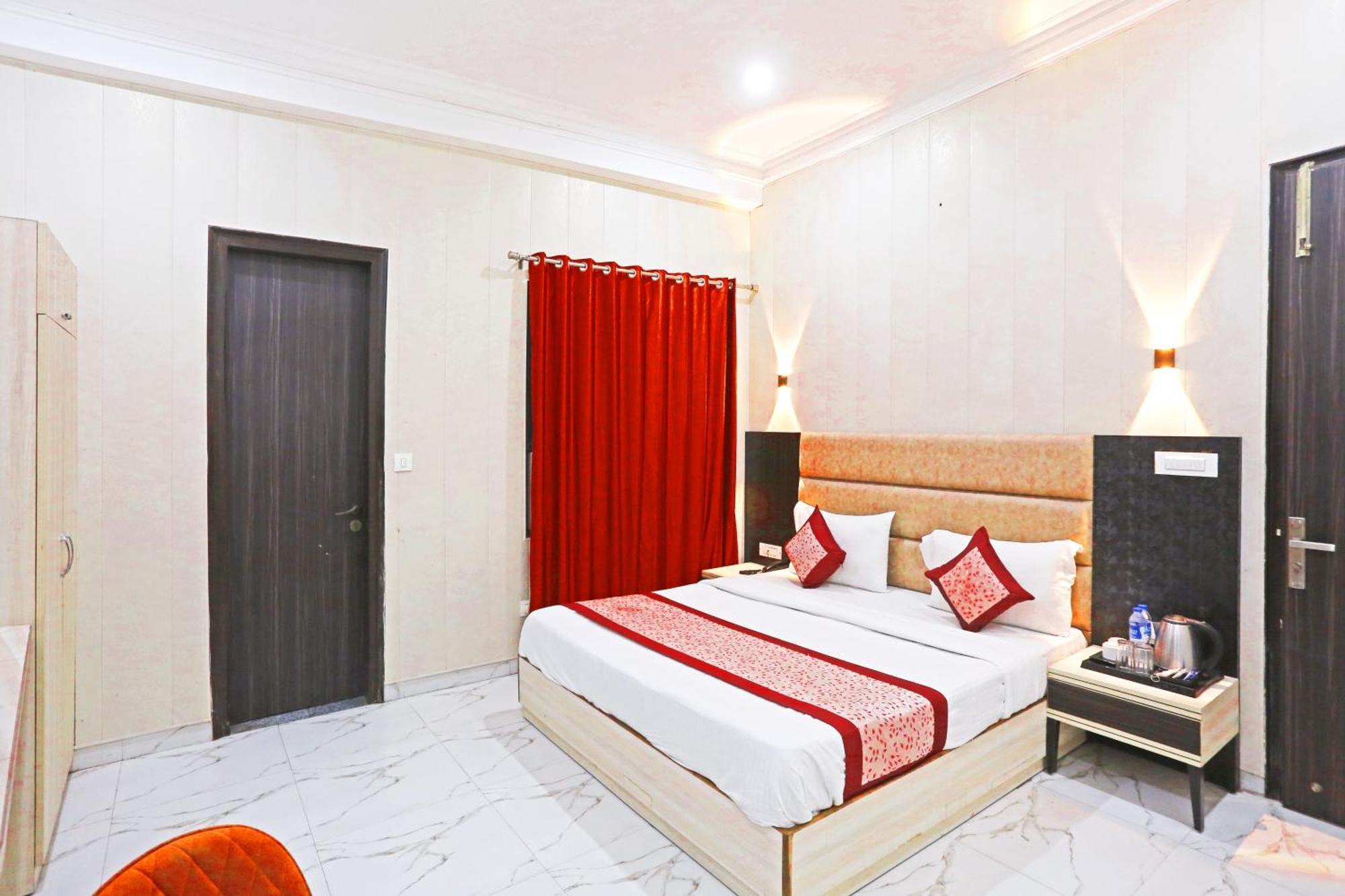 Hotel Almora Inn - Near By Delhi International Airport - With Free Airport Pickup And Drop Нью-Дели Экстерьер фото