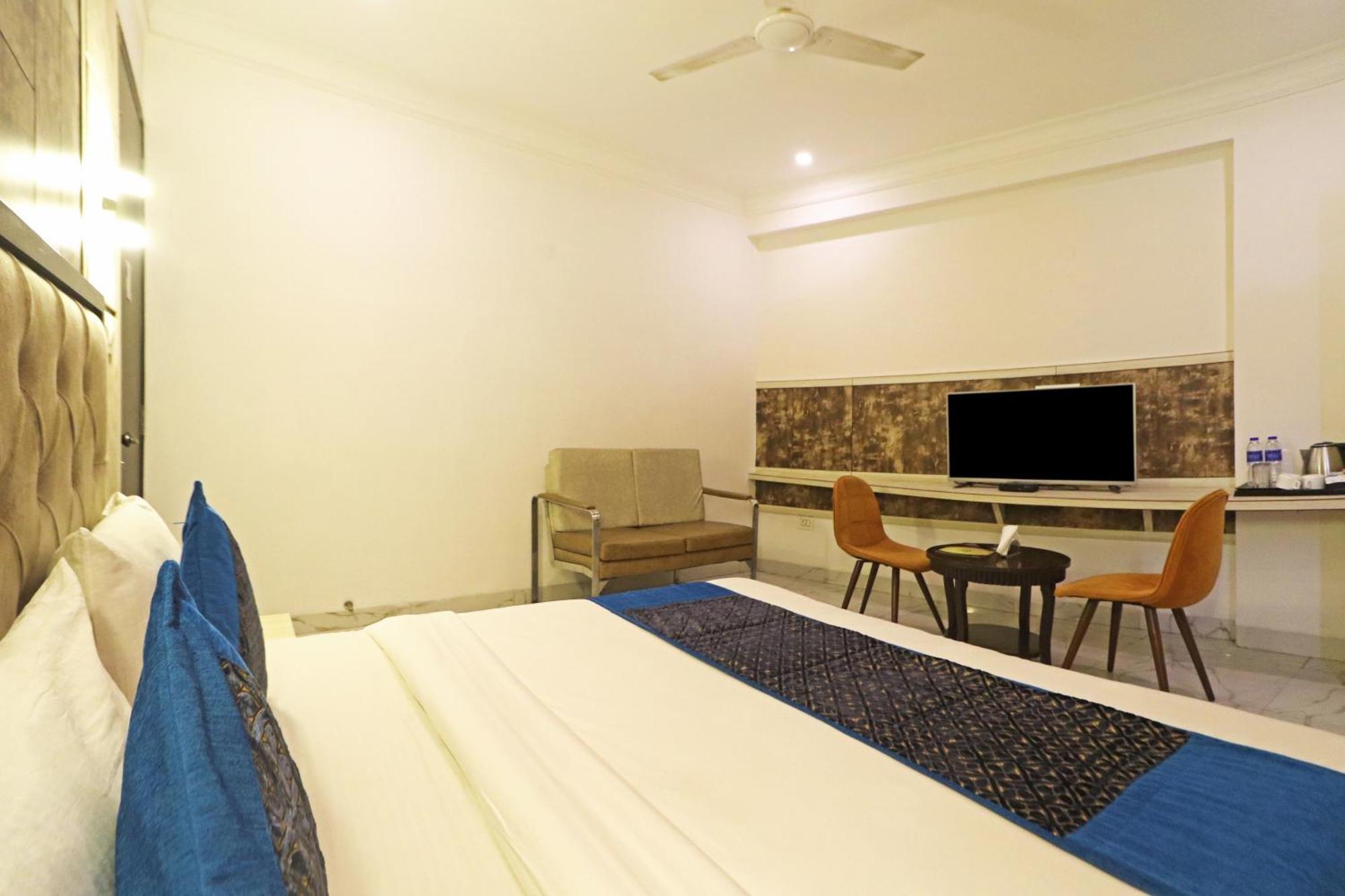 Hotel Almora Inn - Near By Delhi International Airport - With Free Airport Pickup And Drop Нью-Дели Экстерьер фото