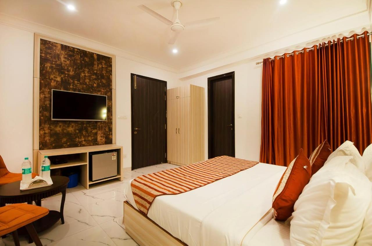 Hotel Almora Inn - Near By Delhi International Airport - With Free Airport Pickup And Drop Нью-Дели Экстерьер фото