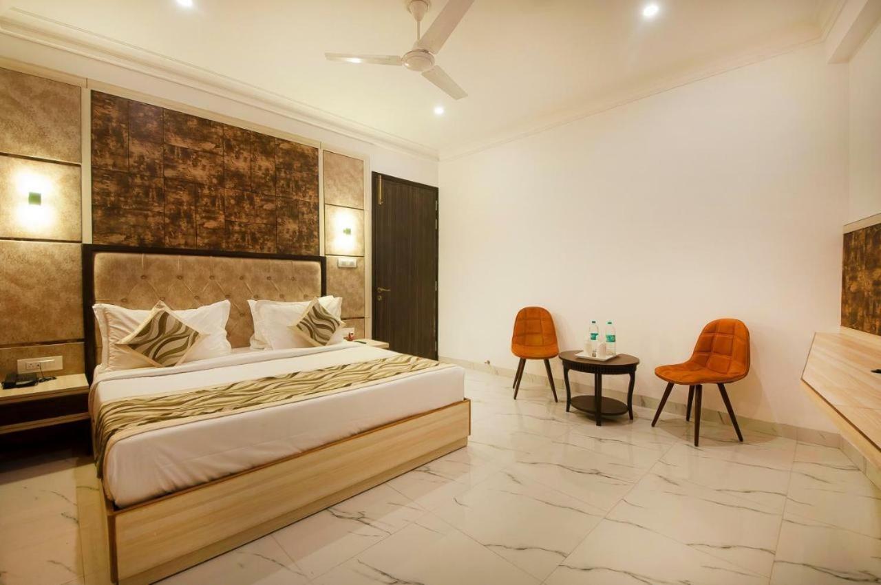 Hotel Almora Inn - Near By Delhi International Airport - With Free Airport Pickup And Drop Нью-Дели Экстерьер фото